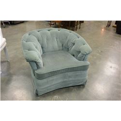 GREEN BUTTON BACK ARM CHAIR