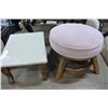 Image 1 : 2 SMALL FOOTSTOOLS