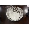 Image 2 : DECORATIVE WHITE CENTRE BOWL