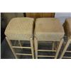 Image 3 : 4 MAPLE UPHOLSTERED BAR STOOLS