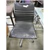 Image 1 : BLACK LEATHER AND CHROME MODERN GAS LIFT OFFICE CHAIR