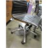 Image 2 : BLACK LEATHER AND CHROME MODERN GAS LIFT OFFICE CHAIR