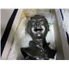 Image 3 : SIGNED BUST
