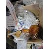 Image 1 : BOX OF ART GLASS AND PORCELAIN COLLECTIBLES