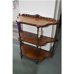 Victorian burl walnut three tier flat-to-the-wall ‚tagŠre with turned and reeded supports and fret w