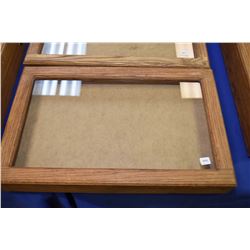 Oak and glass counter top display cabinet, note no key 24" X 15"