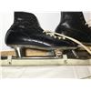 Image 2 : VINTAGE, BAUER SIZE 7W LADIES LEATHER SPEED SKATES, VERY SUPPLE.