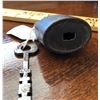 Image 2 : STAR LOCK WORKS CAST IRON PADLOCK WITH REMOVABLE SHACKLE & KEY