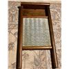 Image 1 : ANTIQUE TIN & WOOD WASHBOARD
