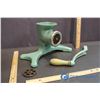 Image 1 : Cast Iron Meat Grinder