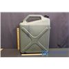 Image 2 : 6 Gallon Water Jug