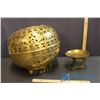 Image 1 : Decorative Brass Hanging Orb and Plate w/Stand