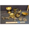Image 1 : Lot of Brass Bathroom Items and Window Decor