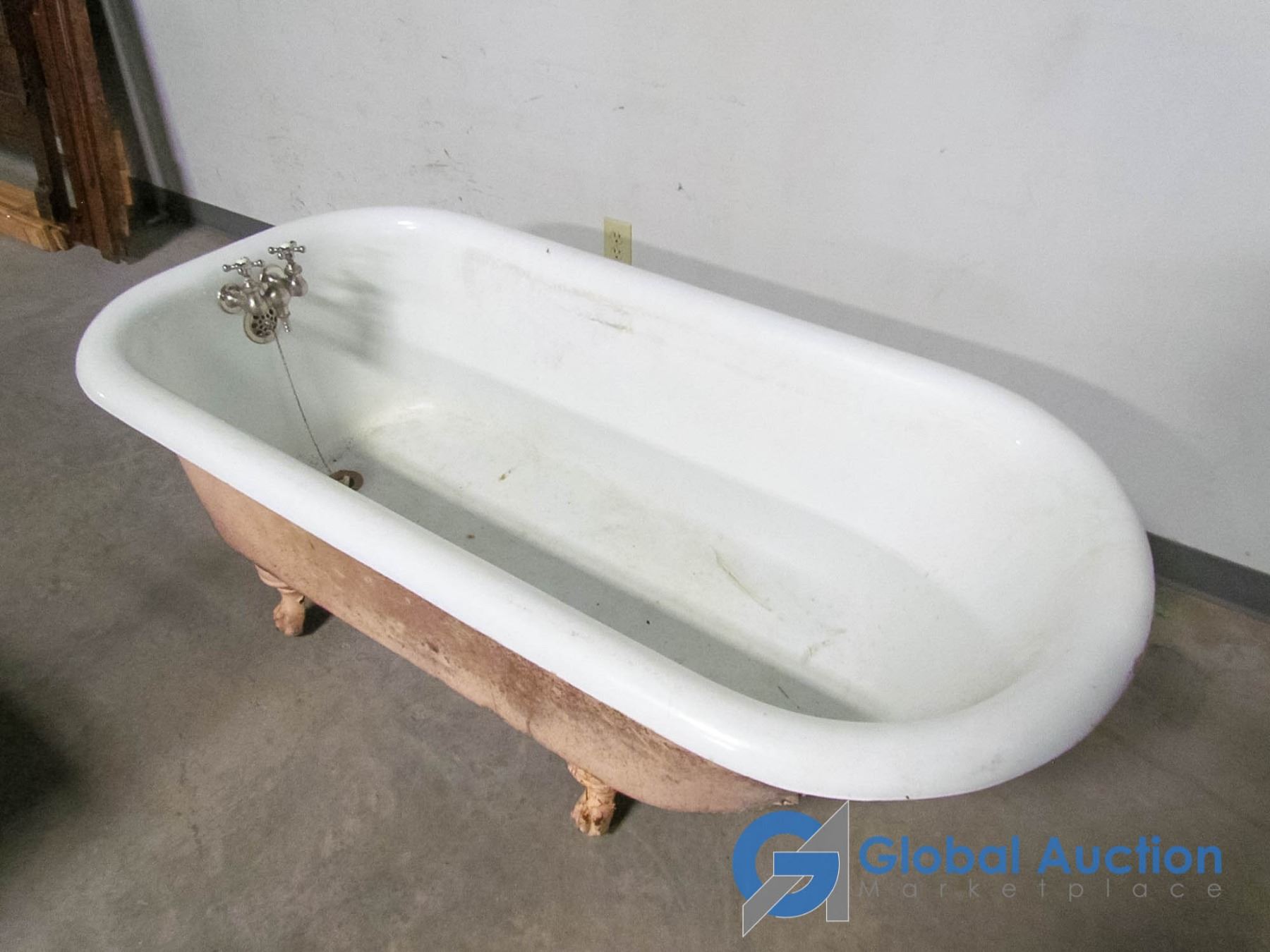 Porcelain Enameled Cast Iron Clawfoot Tub w/Matching Feet & Faucets
