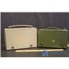 Image 3 : (2) Vintage Portable Holiday Radios