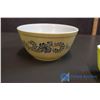 Image 2 : 4 Pyrex Dishes - Homestead Bowl, 2 Yellow Refrigerator Dishes, Split Dish