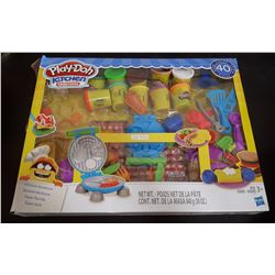 PLAY-DOH KITCHEN CREATIONS TOY SET