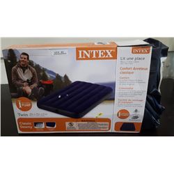 INTEX TWIN SIZED AIR BED