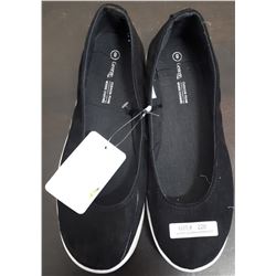 SIZE 8 WOMENS SHOES