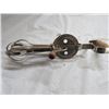 Image 10 : 3 VINTAGE EGG BEATERS