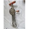 Image 3 : 3 VINTAGE EGG BEATERS