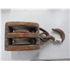 Image 1 : BLOCK & TACKLE PULLEY (WOODEN)