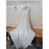 Image 6 : WEDDING DRESS, APPROX SIZE 6