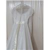 Image 7 : WEDDING DRESS, APPROX SIZE 6