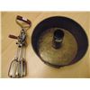 Image 2 : VINTAGE 1923 SWANS DOWN CAKE PAN & EGG BEATER