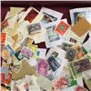 Image 3 : LOT OF VINTAGE STAMPS (CANADA & USA WORLD)