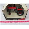Image 9 : TRACTOR (MASSEY HARRIS 1150) *1/16 SCALE, IN BOX*