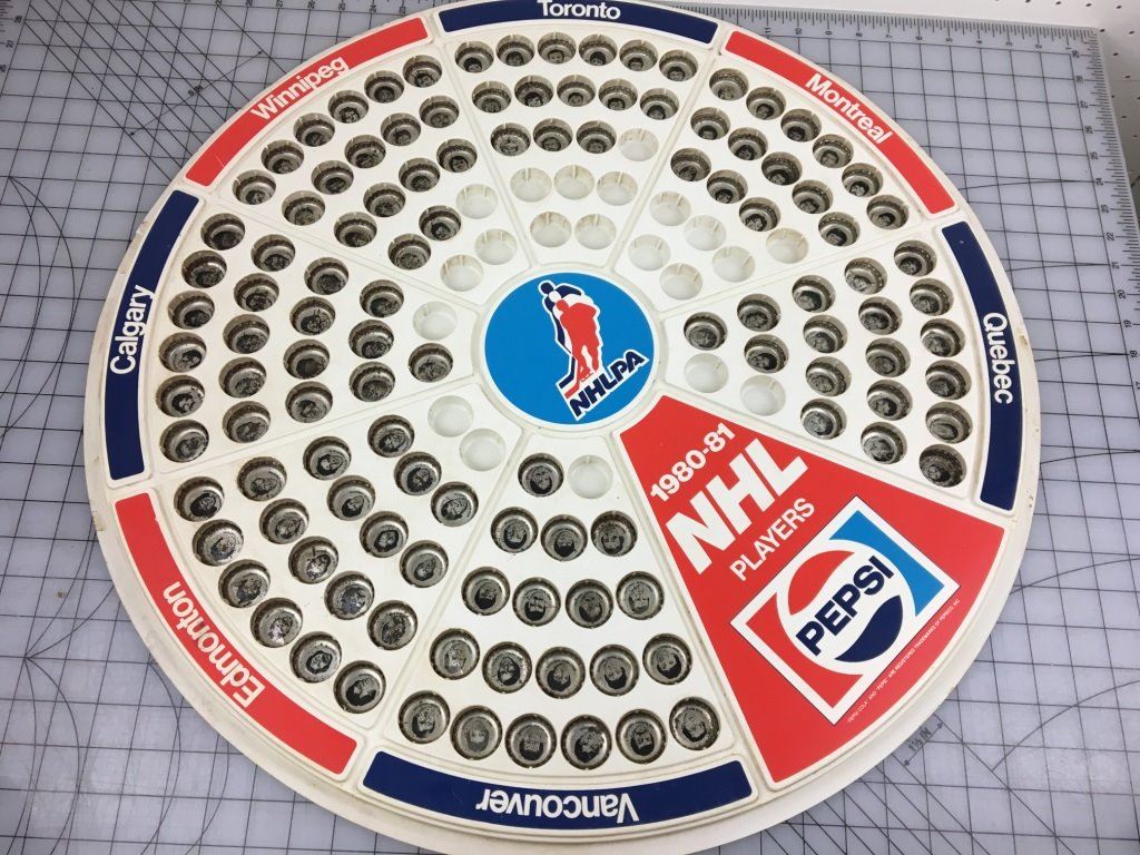 198081 PEPSI (NHL PLAYERS) BOTTLE CAP COLLECTION & DISPLAY Schmalz