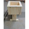 Image 2 : GARDEN PLANTER (HANDMADE BY GORDON BRAATEN) *26½"L X 13"W X 24½"H* (HAS 2 WHEELS)