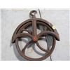 Image 5 : WELL PULLEYS (QTY 2)