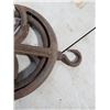 Image 7 : WELL PULLEYS (QTY 2)