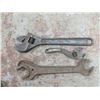 Image 4 : LOT OF 3 WRENCHES, 2 CRESCENTS