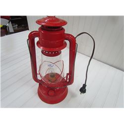BARN LANTERN (DIETZ) *CONVERTED TO ELECTRIC, WORKS*