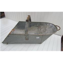 GRAIN SCOOP (ONE BUSHEL)