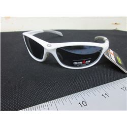 New Foster Grant Iron Man Sunglasses with 100% Max Block uva-uvb protection