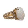 Image 3 : Opal and Diamond 18k Gold Twist Ring