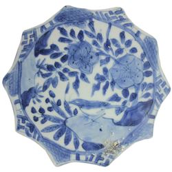 Chinese blue-on-white porcelain kraak bowl medallion, bird-on-rock motif, Ming Dynasty, Wanli Period