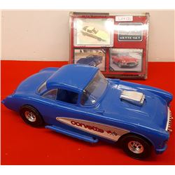 VETTE SET CARDS IN CASE & PLASTIC CORVETTE TOY CAR