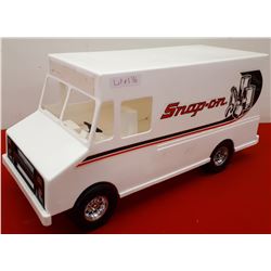 PLASTIC SNAP ON TOOL TRUCK