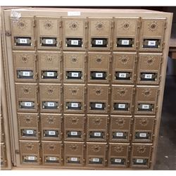 VINTAGE COLLECTIBLE MAILBOX