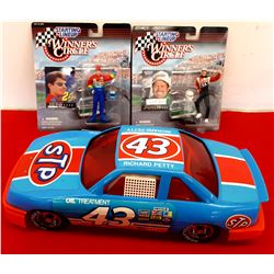 2 STARTING LINEUP WINNERS CIRCLE FIGURES IN BOX & #43 PLASTIC RICHARD PETTY STP TOY CAR