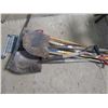 Image 1 : LOT OF GARDEN TOOLS (SHOVELS, SQUEEGY, ETC)