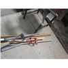 Image 2 : LOT OF GARDEN TOOLS (SHOVELS, SQUEEGY, ETC)