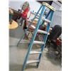 Image 1 : 6 STEP FIBERGLASS LADDER