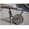 Image 2 : 2 ROLLER STANDS (ADJUSTABLE)