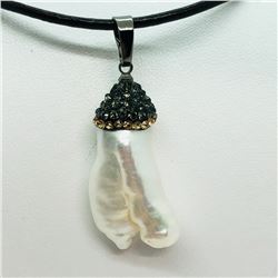 120) PEARL AND BEAD PENDANT WITH CORD NECKLACE
